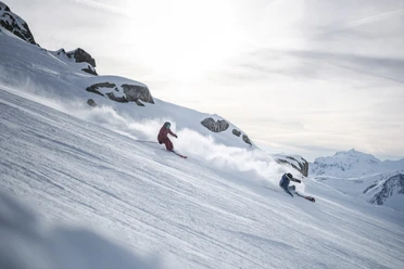 Performer Skifahren in der Aletsch Arena