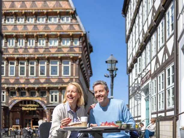 2025_Christian Bierwagen_Paar_Marktplatz (7)_WEB.jpg