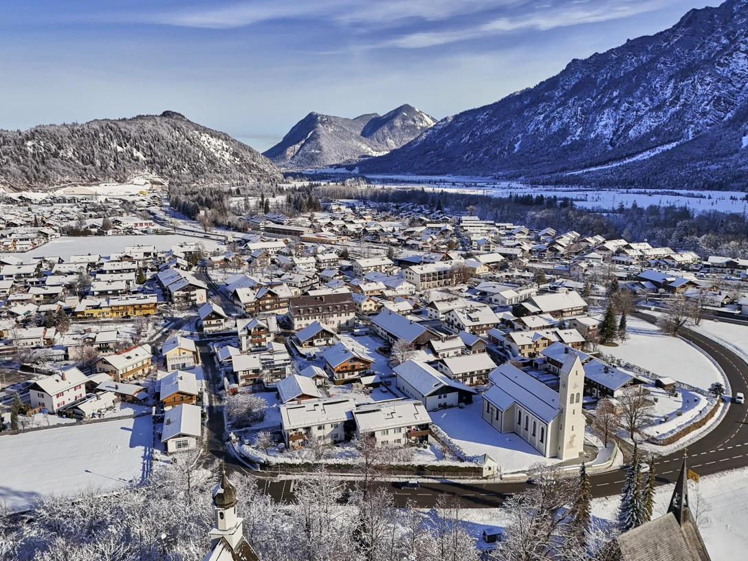 Blick auf Oberau im Winter in nördliche Richtung