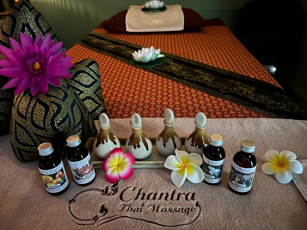 Chantra Massage Öl Kollektion.jpg