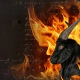 Bild ohne Text Staatsbad.png Ein schwarzer Ziegenkopf mit langen Hörnern vor flackernden Flammen, umgeben von Schriftfragmenten.
