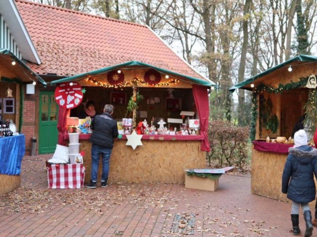 Weihnachtsmarkt Berge.jpg