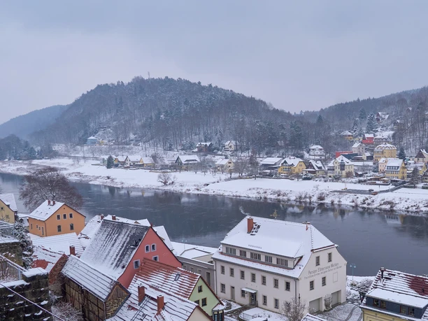 Stadt Wehlen Blick von Burgruine Wehlen im Winter