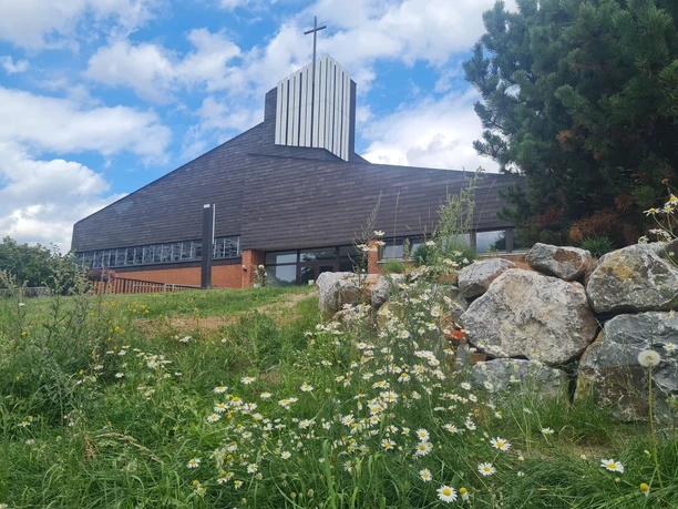 Trockenmauer am Wildbienenpfad Trockenmauer am Wildbienenpfad