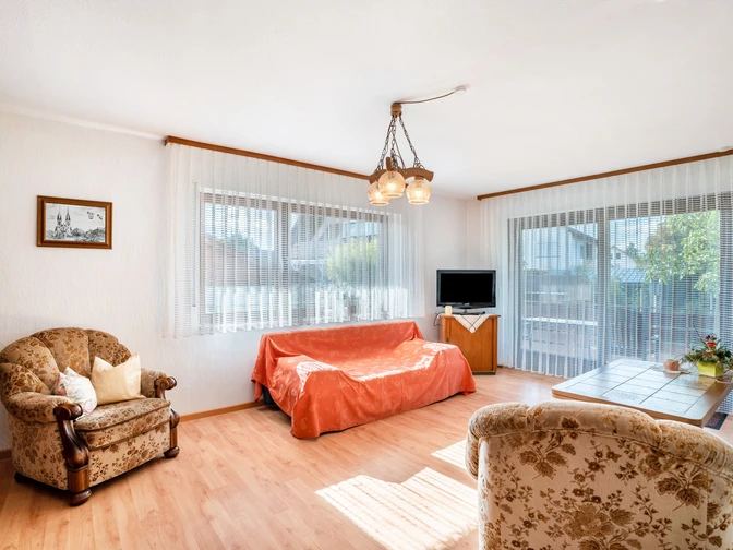 Photo, INSIDE, OUTSIDE