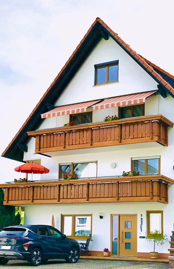 Hausansicht_Gästehaus Central_Baiersbronn