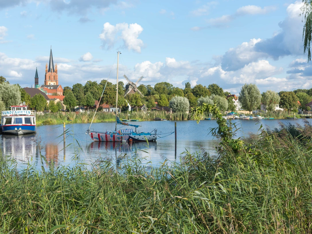 Blick auf die Insel von Werder/Havel (c) TMB Steffen Lehmann Blick auf Insel von Werder/Havel.