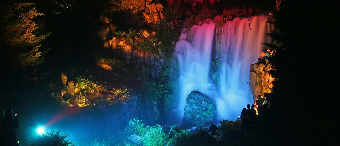 Beleuchtete-Wasserspiele_Copyright-Kassel-Marketing-GmbH-Mario-Zgoll-1.jpg