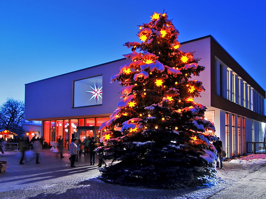 Weihnachtsmarkttag_Fotograf Jens Ruppert_copyright Herrnhuter Sterne GmbH.jpg