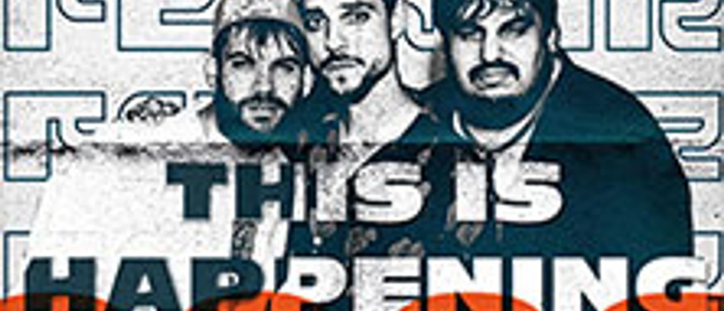 Musikertrio in lässiger Pose vor einer grafischen Wand mit Schriftzügen, verkündet Tour für 2024.