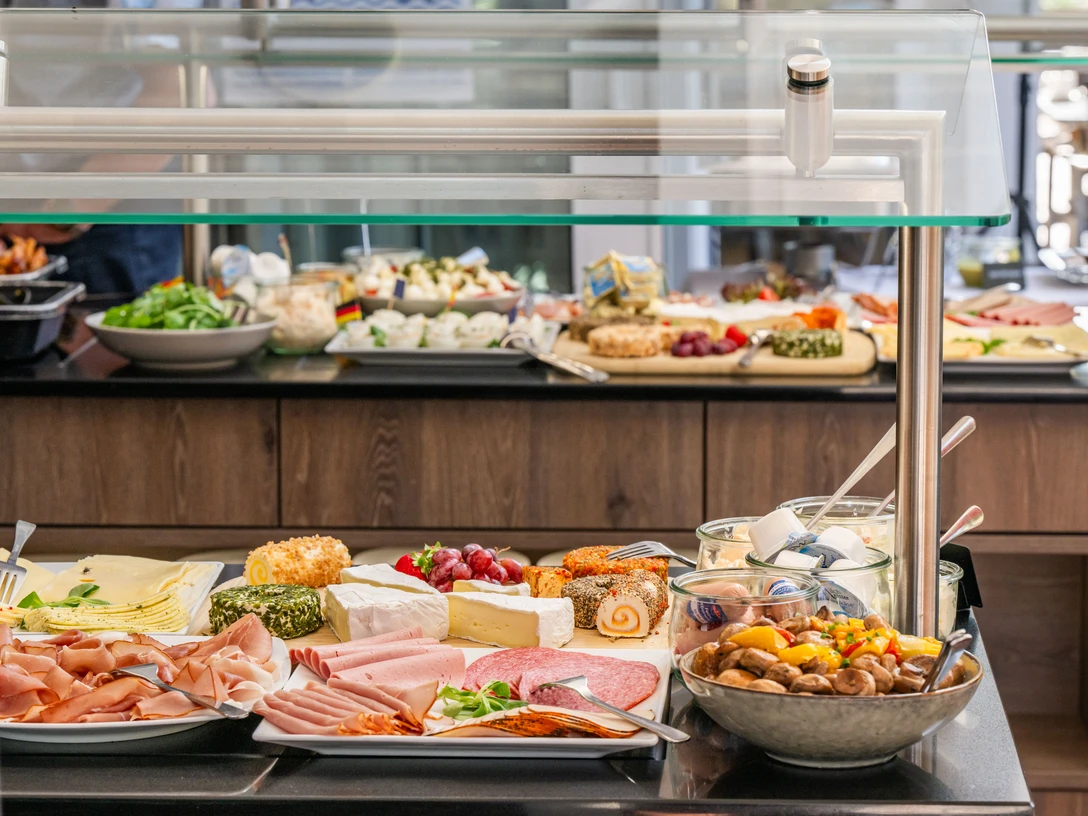 Frühstücksbuffet bei Aal Hoffmann Frühstücksbuffet bei Aal Hoffmann