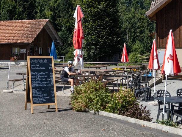 Holzwäge-Beizli in Romoos - perfekt für einen Zwischenstopp