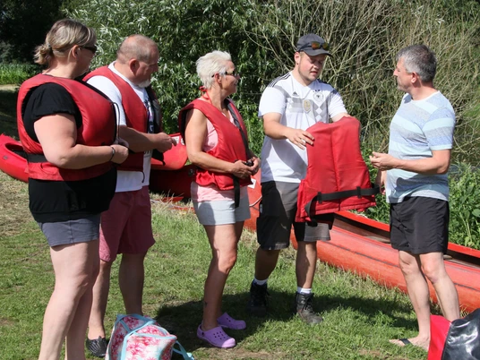 Einweisung_Übergabe Weste.JPG