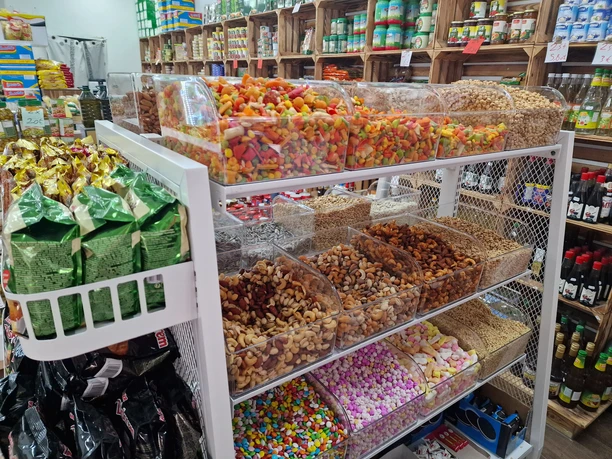 Nüsse und Süßigkeiten