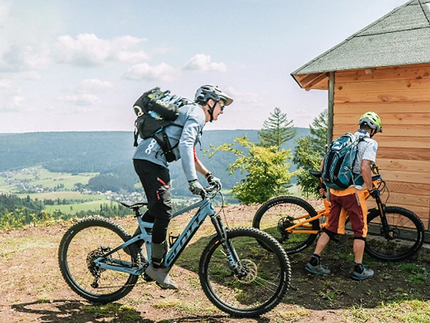 E-Mountainbike Tour mit Fahrtechniktipps E-Mountainbike Tour mit Fahrtechniktipps