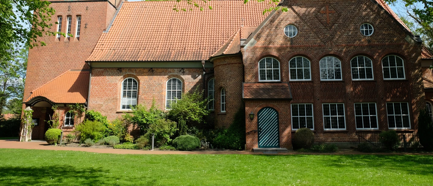 Eingangsbereich der St. Dionysius Kirche.JPG Eingangsbereich der St. Dionysius Kirche