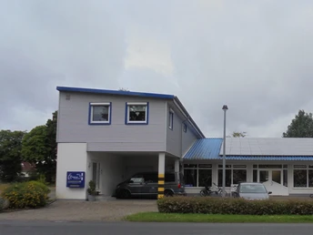 Zweiradcenter Papst Ansicht Straße.JPG