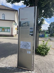 PS.Pfad-Stele-Bahnhof©.jpg