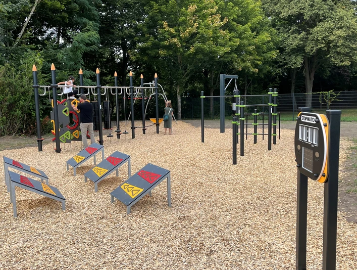 WavePark Achim Ninja-Parcours Der Ninja-Parcours fördert die Ausdauer und das Körpergefühl