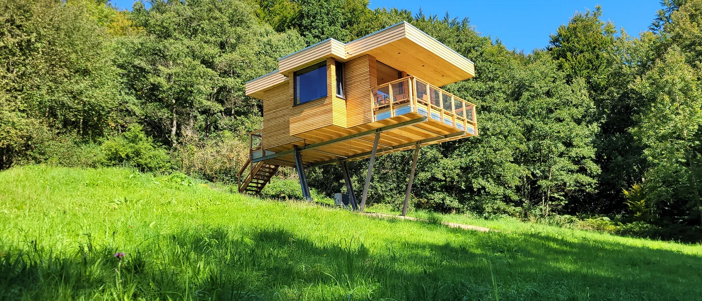 Baumhaus Aurora - Westansicht.jpg