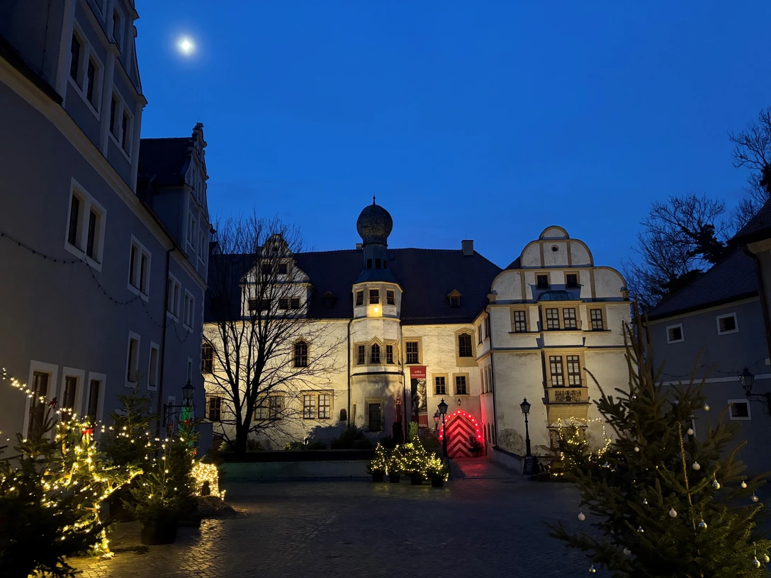 SMG_Zur blauen Stunde_Foto Museum - Kopie.jpg