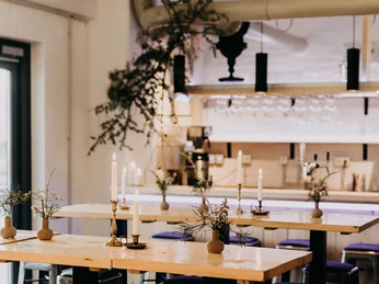 Barbereich / Raum "Bug"