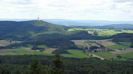 Wüstegarten mit dem Kellerwaldturm, Hohes Lohr, Haddenberg und Battenhausen