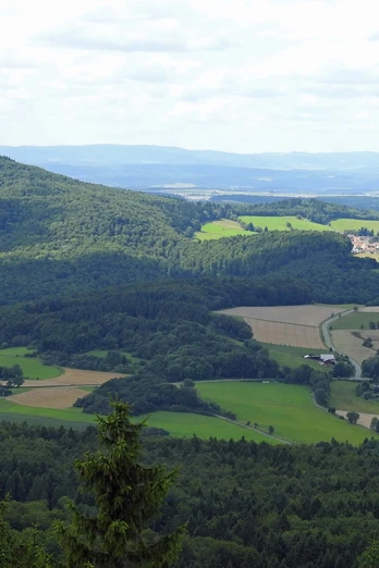 Wüstegarten mit dem Kellerwaldturm, Hohes Lohr, Haddenberg und Battenhausen
