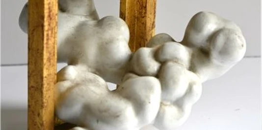 Ikonenmuseum Teaser Gillian White Wolken 1d960e55