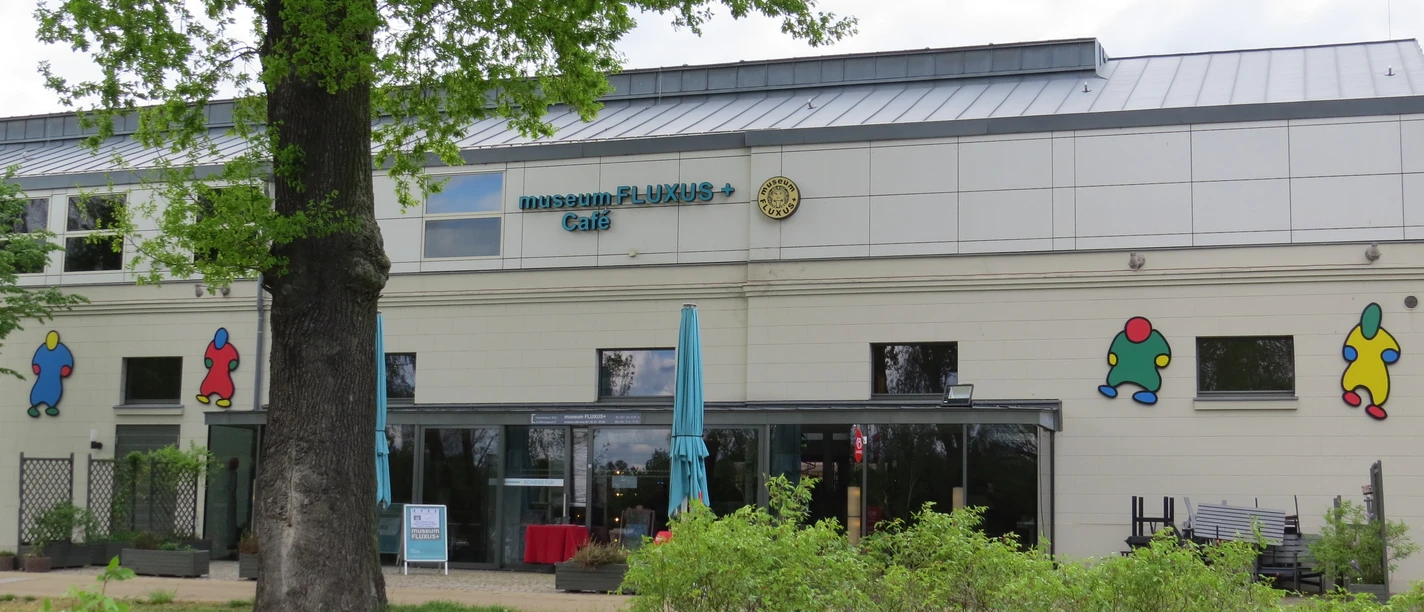 museum FLUXUS+ Außen Fassade vom museum FLUXUS+