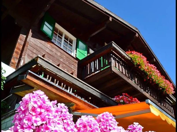 Chalet im Sommer
