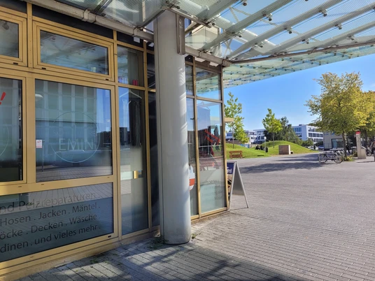 Änderungsschneiderei Emin_außen.jpg