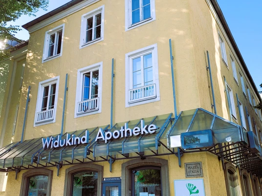 Widukind Apotheke - Schillerstraße - Eingang.jpg
