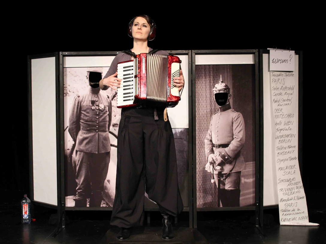 Mata Hari_1_© Compagnie Handmaids.jpg