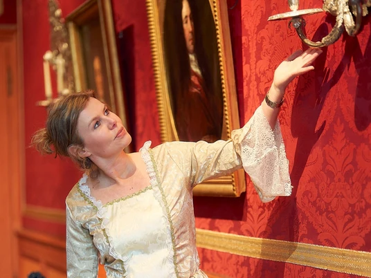 Hofdame Kammerfrau Charlotte