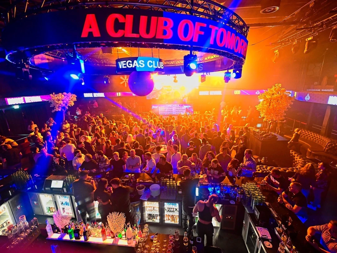 Vegas club.jpg