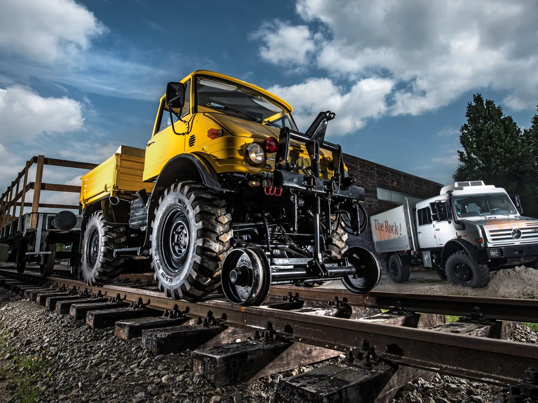 Unimog meets railroad