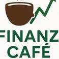 E6F3C957-54AF-4843-B442-1B2CE03836FA.jpeg Logo mit einer Kaffeetasse und einem aufsteigenden Pfeil, Text: Finanz Café.