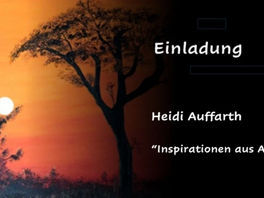 Insprirationen aus Afrika.PNG Sonnenuntergang mit Silhouette eines Baumes und Text auf Einladung "Inspirationen aus Afrika".