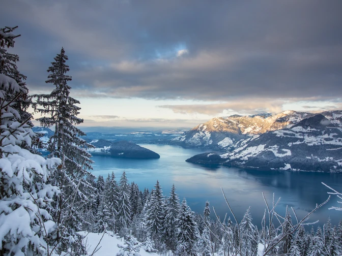 Stöckhütte21.jpg Aussicht vom Schattigenstock auf den Vierwaldstättersee im Winter