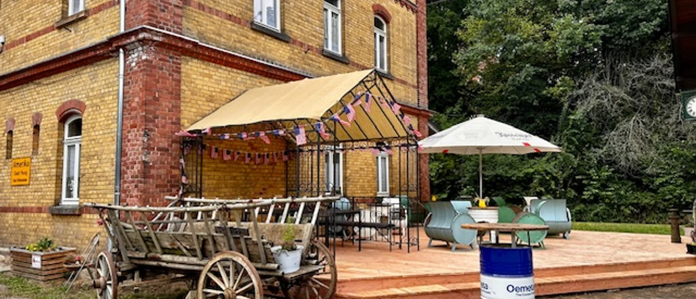 Penig_Bahnhof Amazing Amerika_CC0 (4).png Bahnhof Amerika