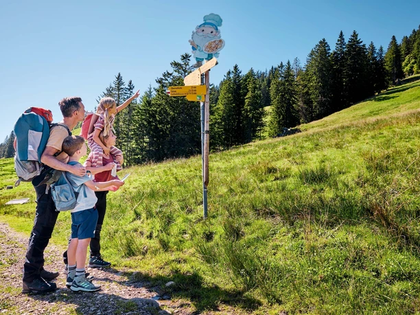 Zwärglitafel entlang des Themenweges