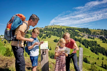 Der Alperlebnisweg ist ein idealer Familienausflug