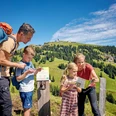 Der Alperlebnisweg ist ein idealer Familienausflug
