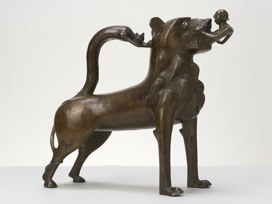 Domschatz.jpg Auf dem Bild ist ein Exponat aus dem Domschatz zu sehen - der Gießlöwe..