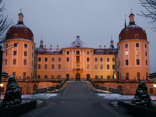 Abendansicht Schloss Moritzburg.jpg