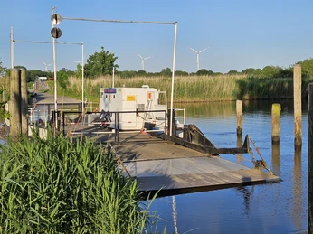 Prahmfähre Brobergen am Anleger