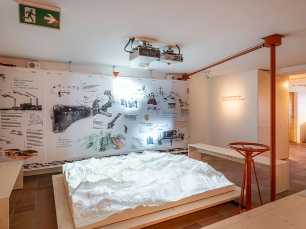 Exhibition at the Pro Natura Center Villa Cassel Interactive exhibition with timeline at the Pro Natura Center during the Villa Cassel Aletsch Forest History