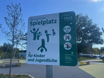 Spielplatzschild