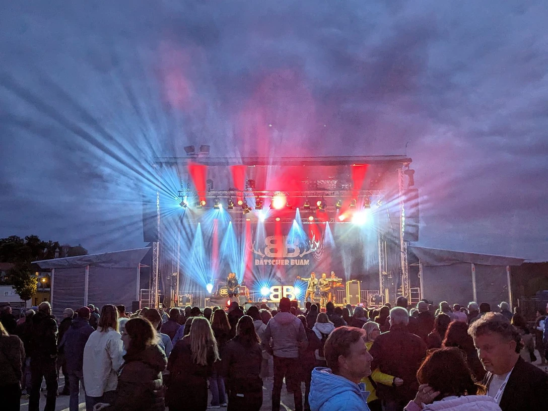 Bühnenprogramm bei den Oberkircher Tagen im Rahmen der Heimattage 2026